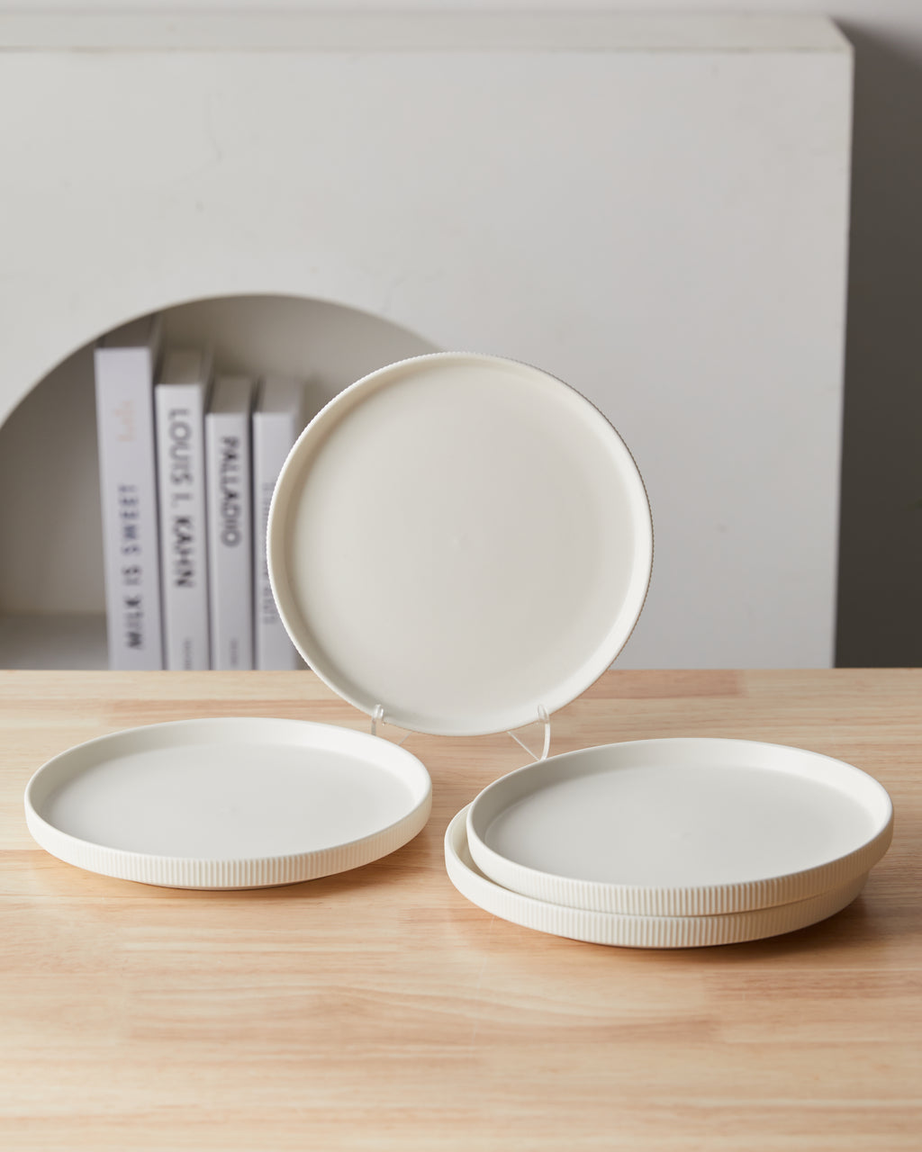 Juego de Platos de Cerámica 8.5/10 Pulgadas Set de 4 Piezas Blancasa para Comida Diaria y Eventos Apto para Microondas y Lavavajillas