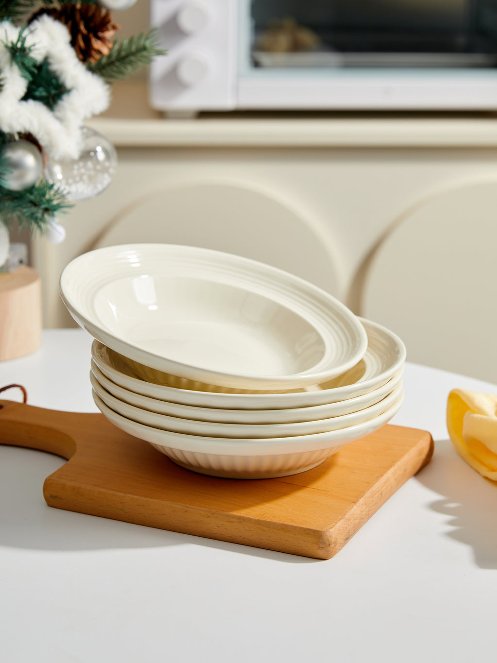 Platos de Sopa 8" en Set de 4 Piezas Cerámica Premium Diseño Clásico con Relieve Color Beige/Marron/Ideal para Mesas con Estilo Material Elegante y Suave