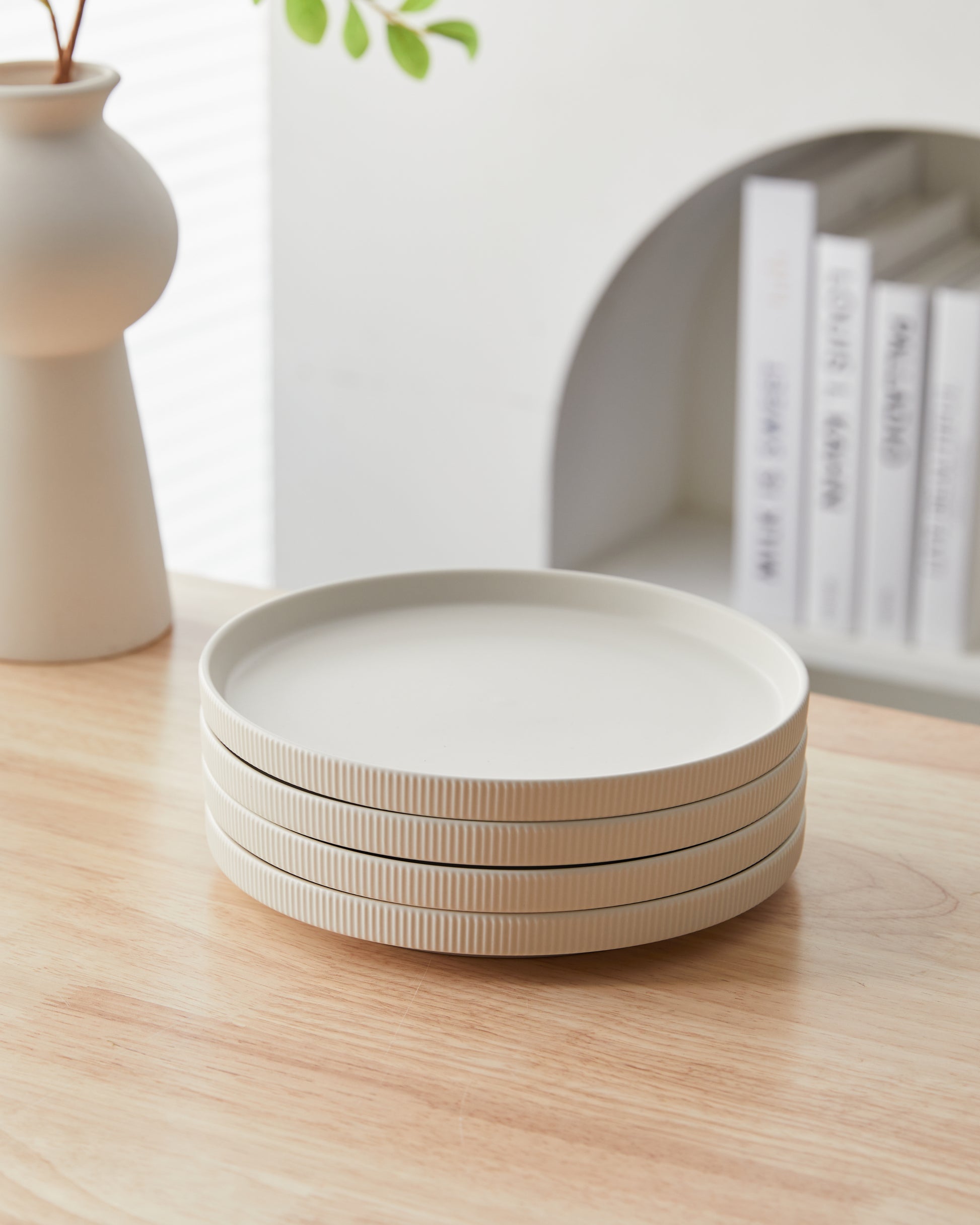 Juego de Platos de Cerámica 8.5/10 Pulgadas Set de 4 Piezas Blancasa para Comida Diaria y Eventos Apto para Microondas y Lavavajillas