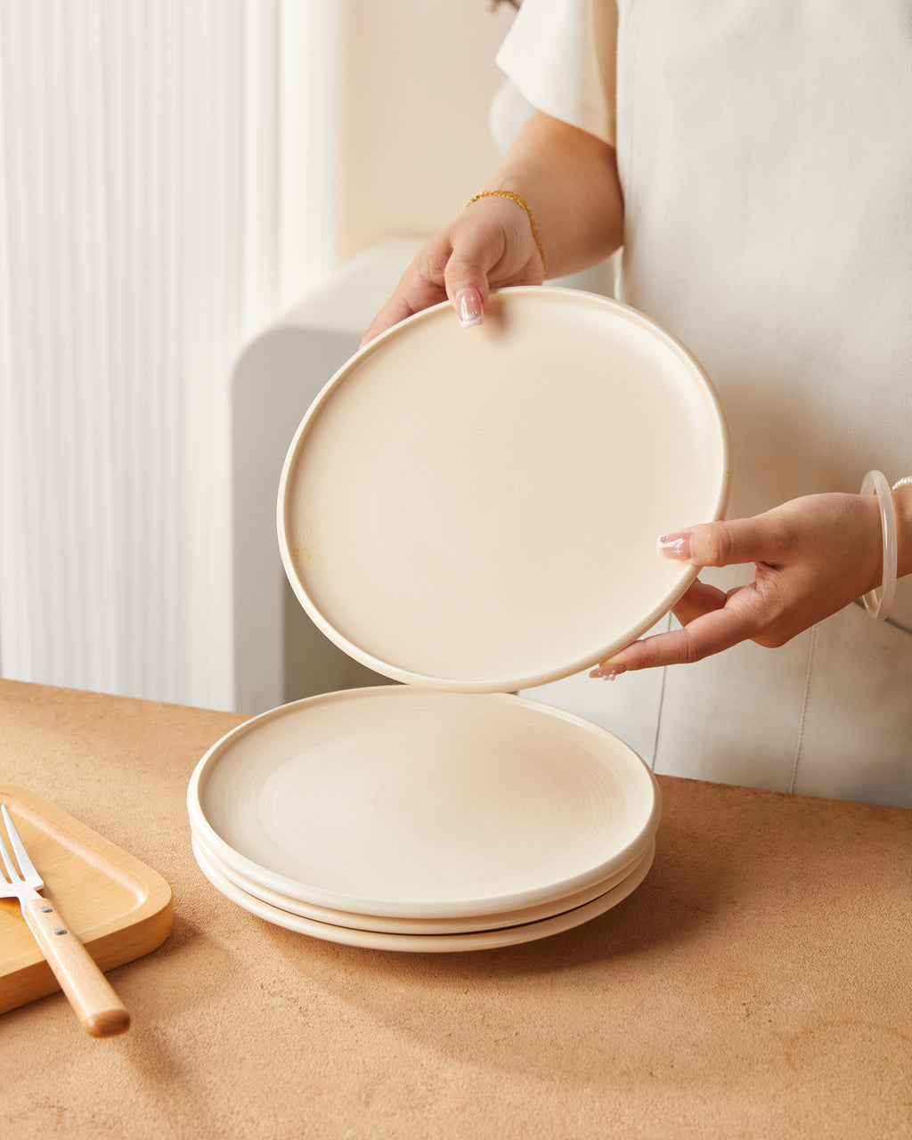 Platos Planos Brillo Blanco/Naranja Mate 8.5" Set de 4 Piezas Versión Básica Diseño Minimalista y Elegante para Uso Diario Tamaño Ideal y Estilo Moderno