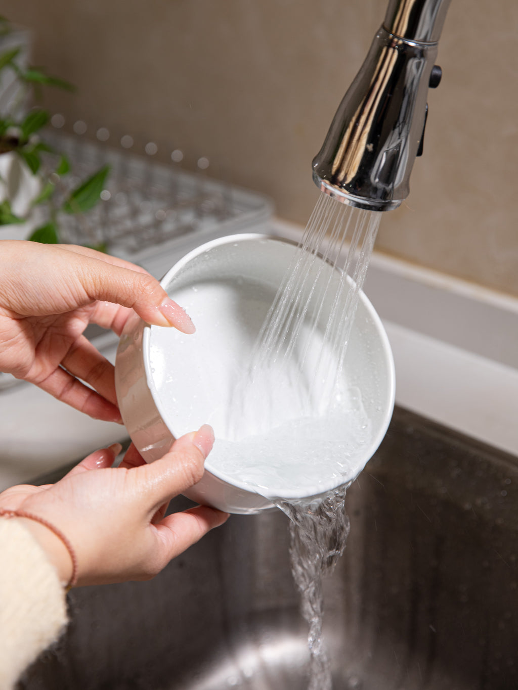 Tazón de Cerámica Gris/Blanco 5.5" en Set de 4 Piezas Versión Básica Diseño Minimalista y Elegante Hecho a Alta Temperatura Fuerte pero Delicado Acabado Suave y Brillante 14 cm Diámetro