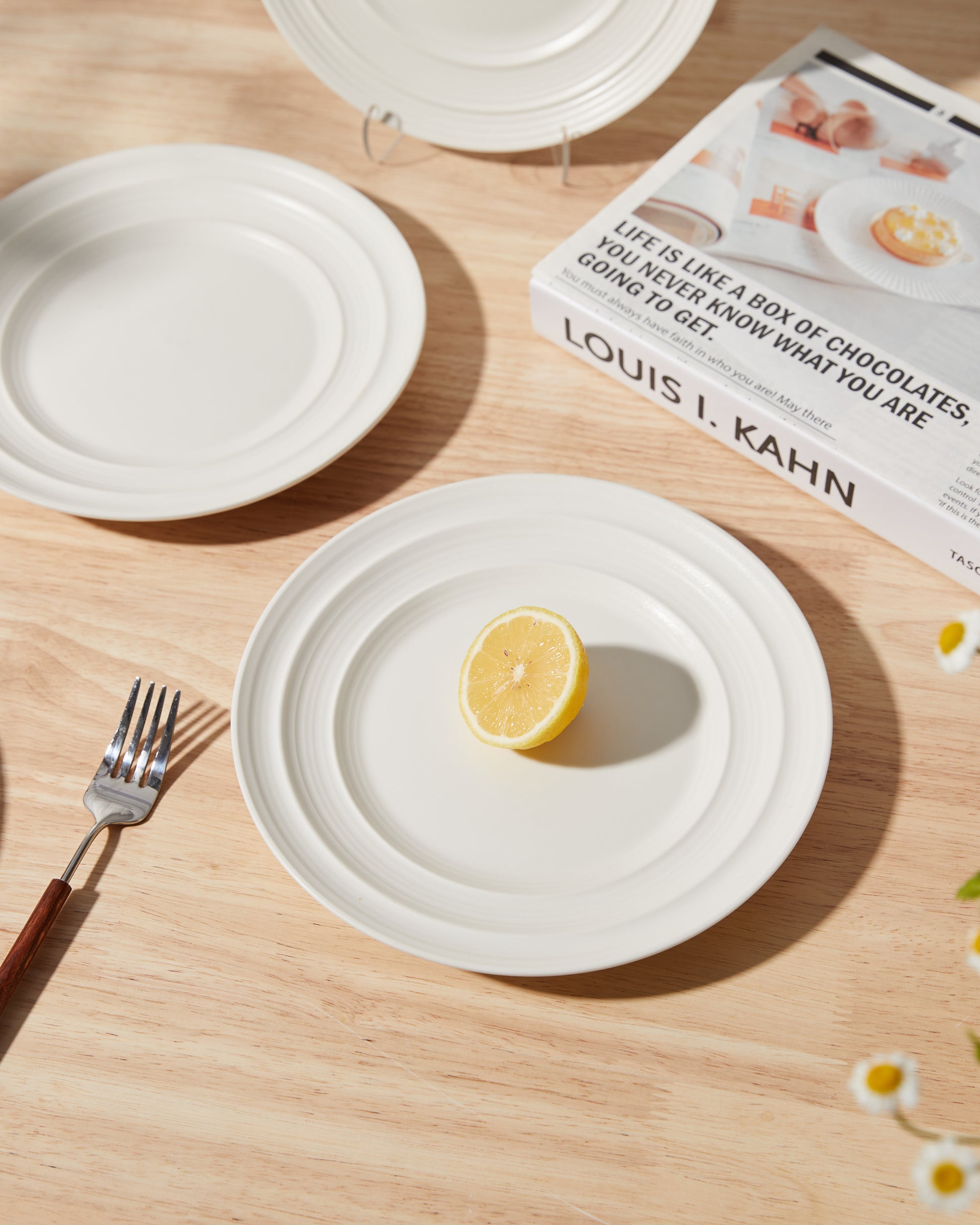 Platos Laterales de 8.3" en Amarillo/Blanco Mate Set de 4 Piezas Versión Básica Cerámica de Alta Calidad Diámetro 21.4 cm Ideal para Desayunos y Comidas