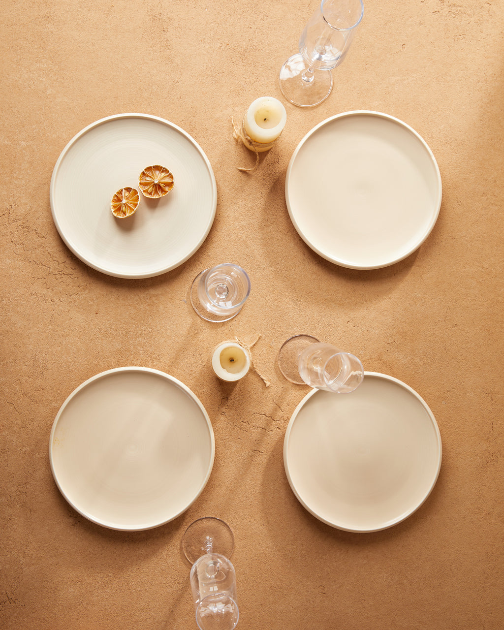 Platos Planos Brillo Blanco/Naranja Mate 8.5" Set de 4 Piezas Versión Básica Diseño Minimalista y Elegante para Uso Diario Tamaño Ideal y Estilo Moderno