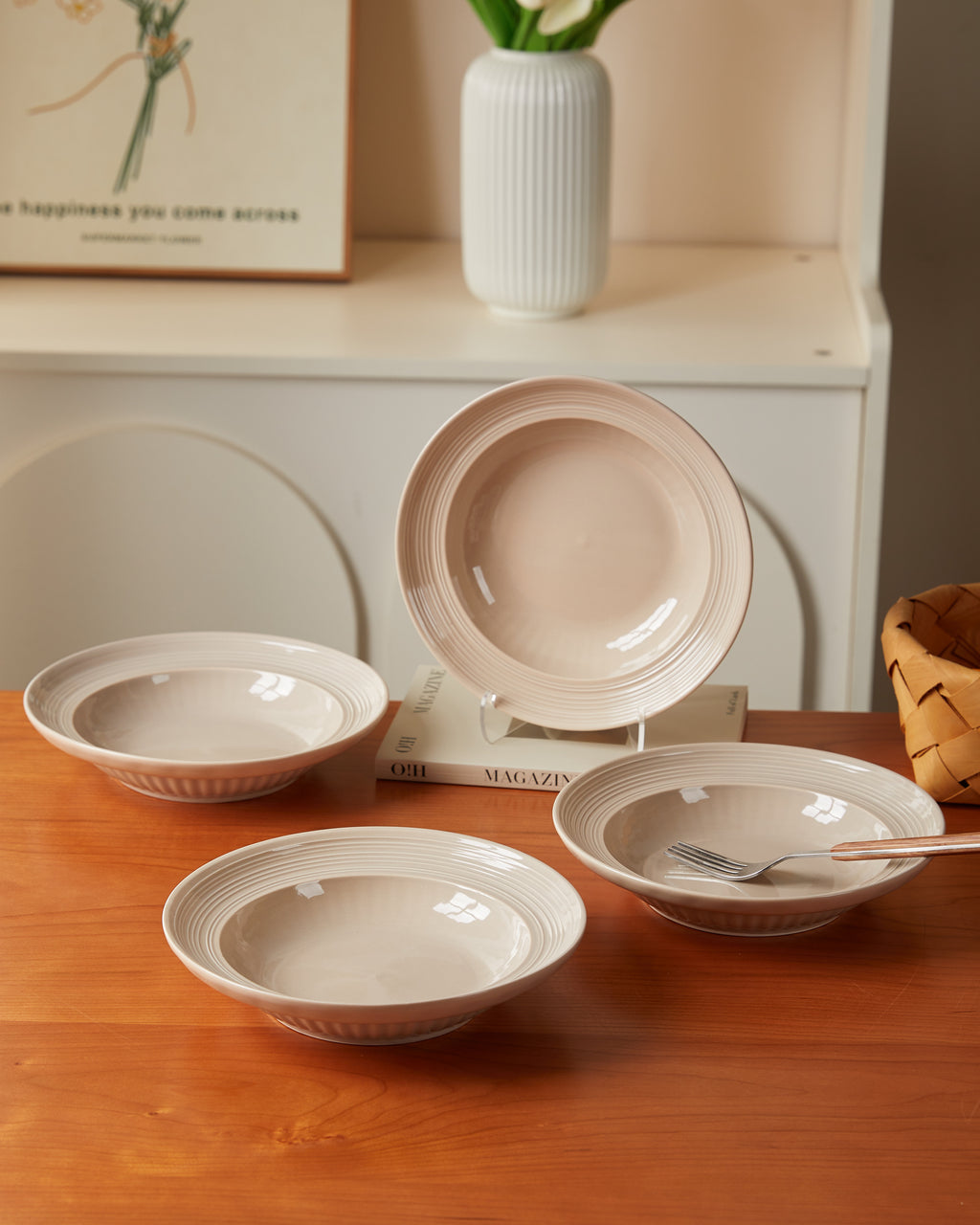 Platos de Sopa 8" en Set de 4 Piezas Cerámica Premium Diseño Clásico con Relieve Color Beige/Marron/Ideal para Mesas con Estilo Material Elegante y Suave
