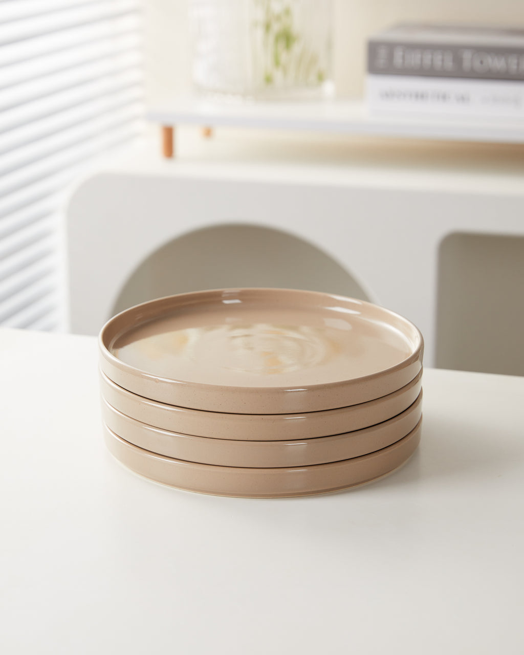 Juego de 4 Platos de Cerámica Nórdica 8.5" Esmaltados Beige Suave Resistente al Rayado para Comidas Familiares y Cenas Elegancia y Calidez en Cada Comida